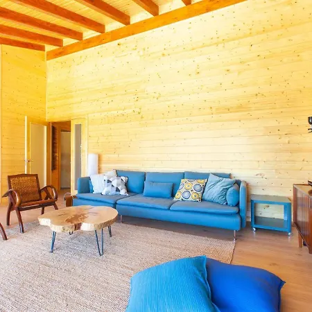 Hébergement de vacances Lovely Holiday In As Neves With Private Swimming Pool *