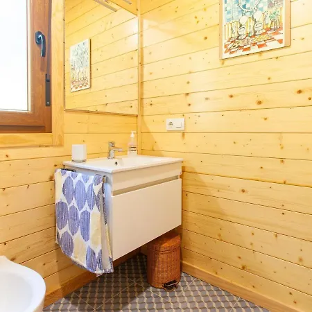 Hébergement de vacances Lovely Holiday In As Neves With Private Swimming Pool