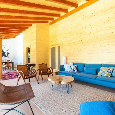 Hébergement de vacances Lovely Holiday In As Neves With Private Swimming Pool