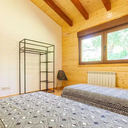 Hébergement de vacances Lovely Holiday In As Neves With Private Swimming Pool