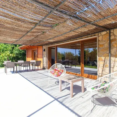 Hébergement de vacances Lovely Holiday In As Neves With Private Swimming Pool Taboeja